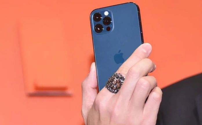 八宿苹果手机维修分享iPhone12系列重启方法教程 