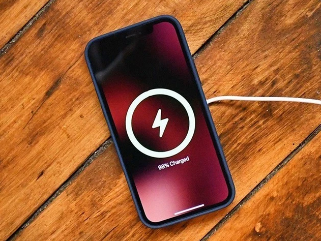 八宿苹果手机维修分享iPhone 12可以随便充电吗 