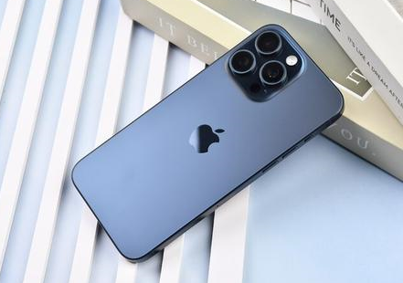 八宿苹果维修点分享iPhone 15 Pro Max屏幕更换全新实操风险 